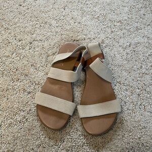 Tommy Bahama Briana Flat Sandal